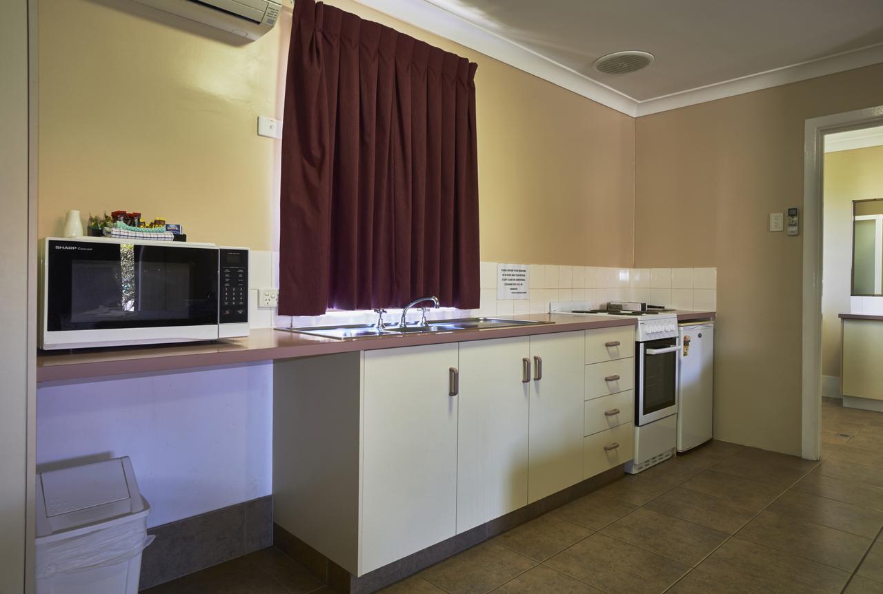 Jefferys Motel Тувумба Екстер'єр фото