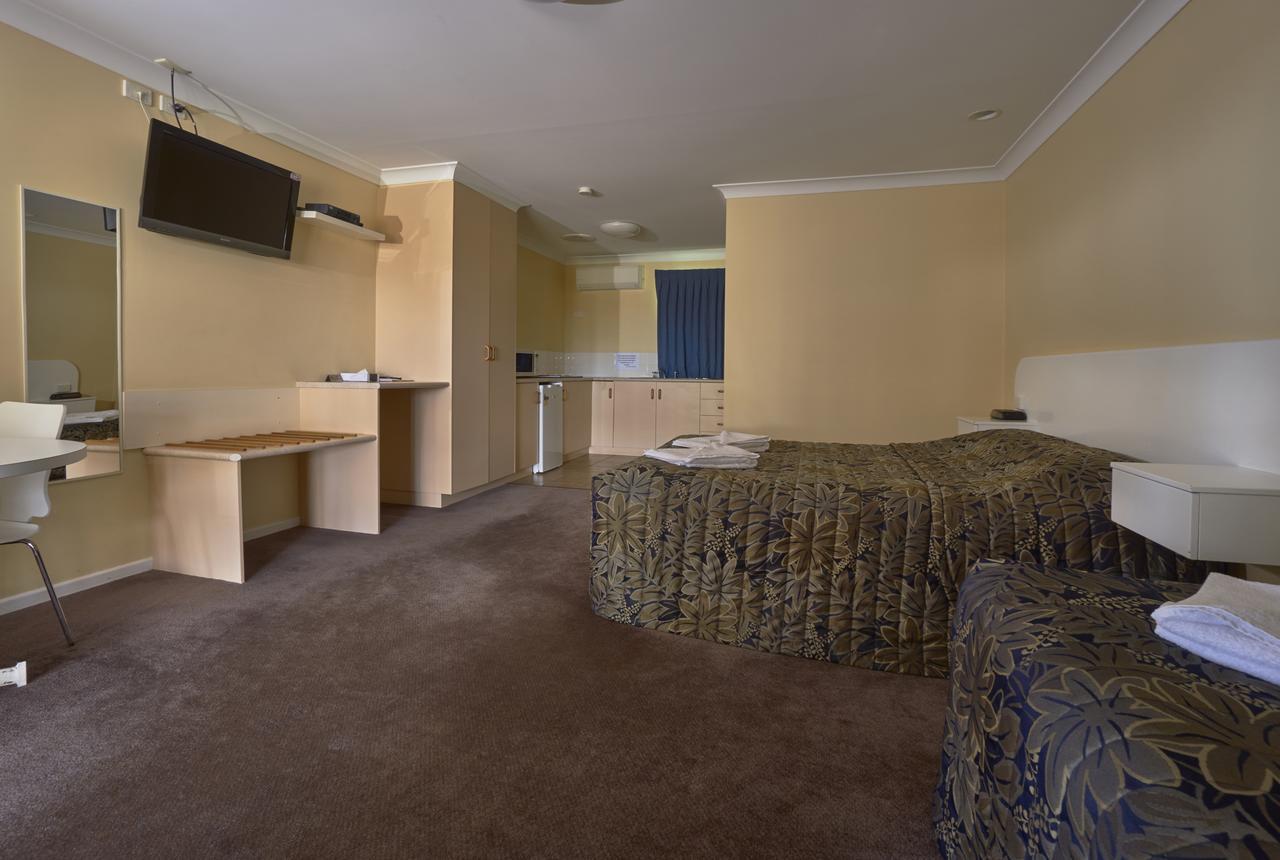 Jefferys Motel Тувумба Екстер'єр фото