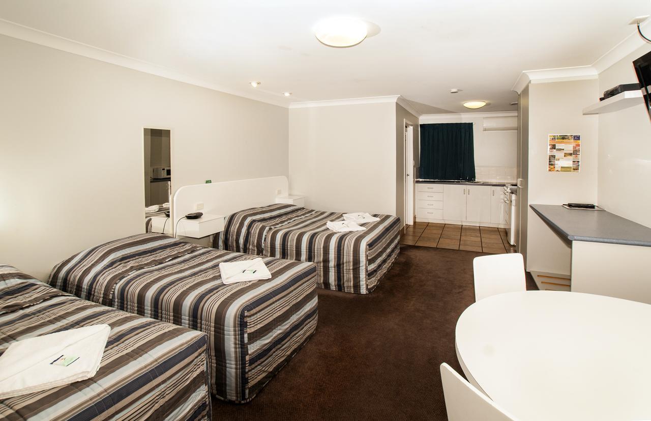 Jefferys Motel Тувумба Екстер'єр фото