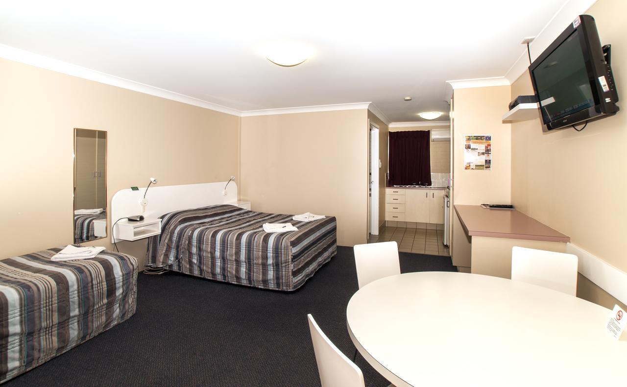Jefferys Motel Тувумба Екстер'єр фото